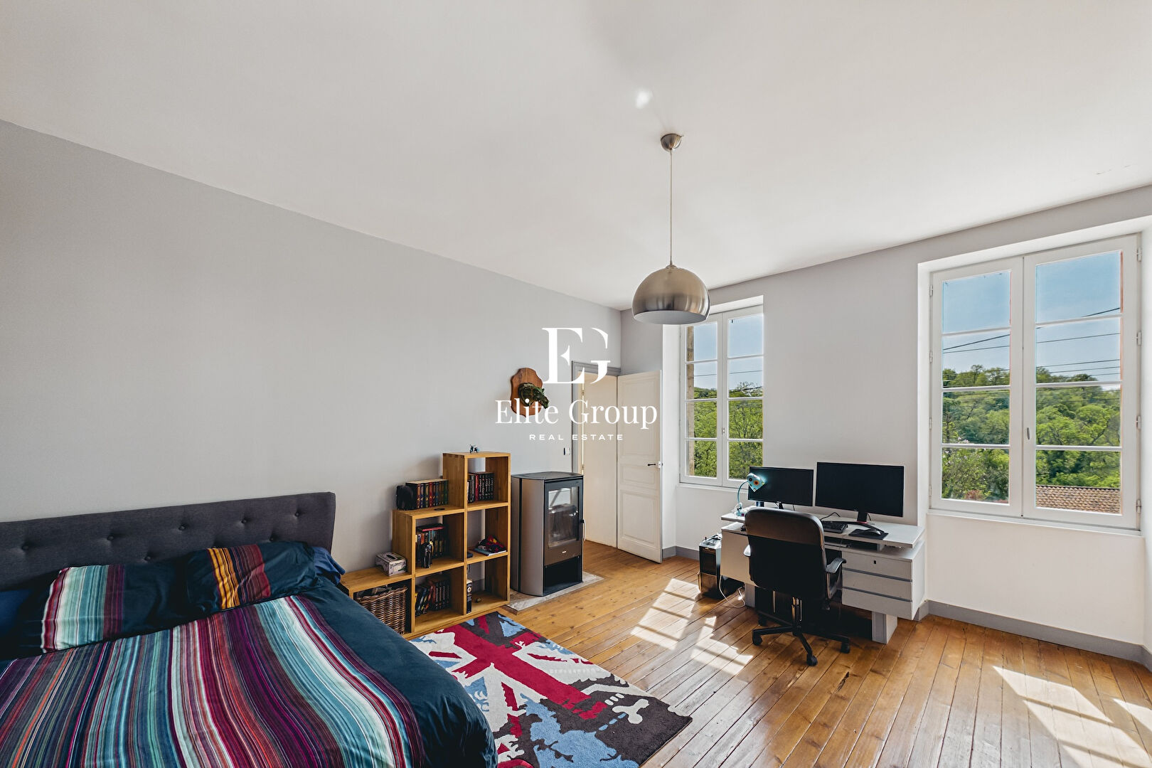 À VENDRE MAISON DE CARACTÈRE À MOUTHIERS-SUR-BOËME - 341 M2