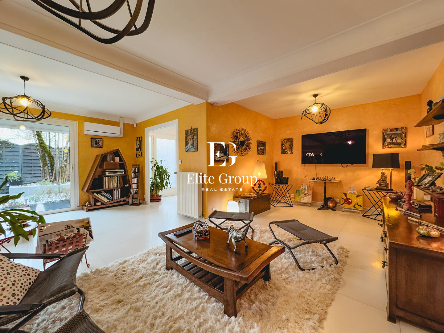 À VENDRE MAGNIFIQUE MAISON EN PLEIN COEUR DE COGNAC - 9 PIÈCES - 240 M2