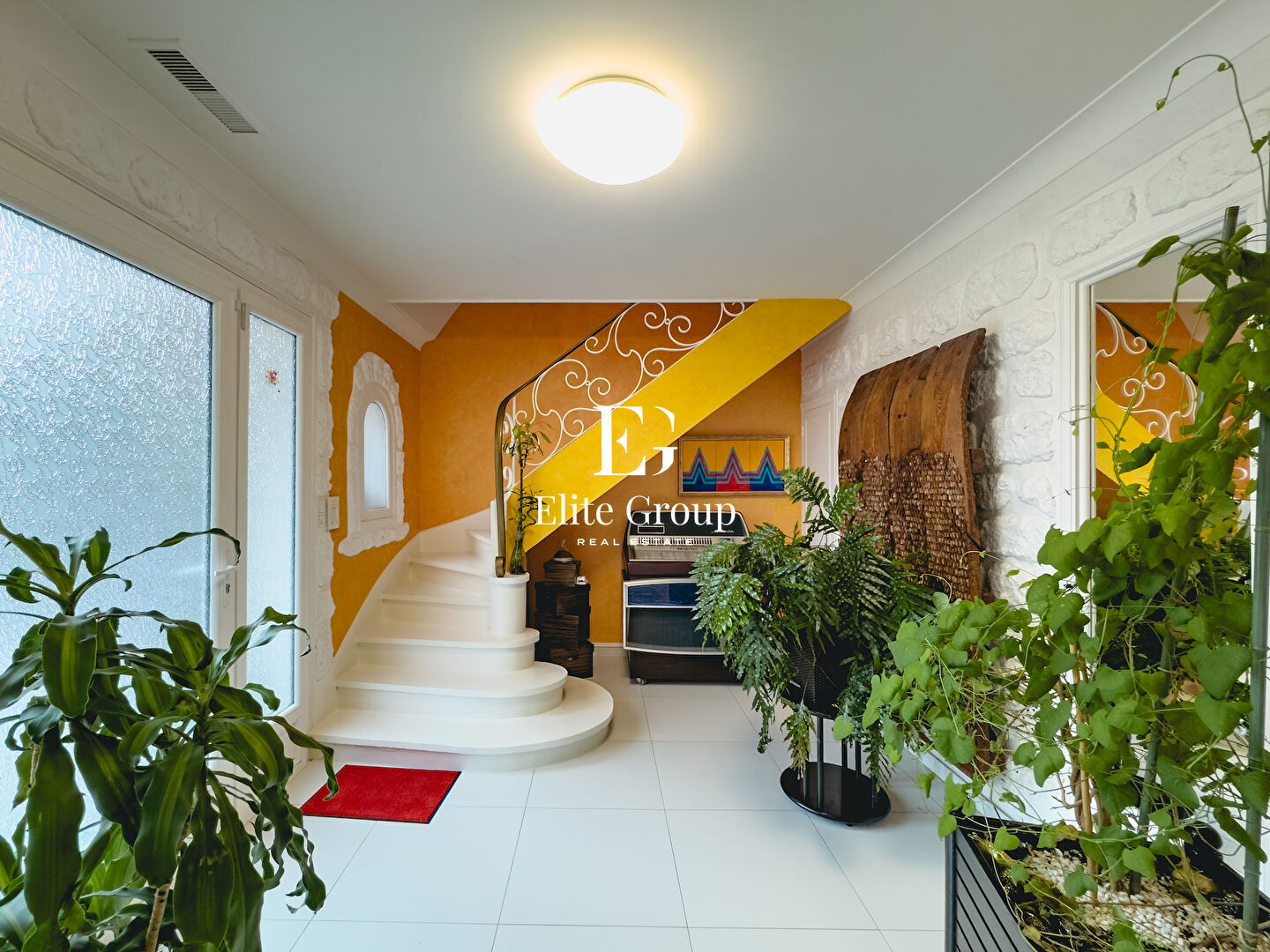 À VENDRE MAGNIFIQUE MAISON EN PLEIN COEUR DE COGNAC - 9 PIÈCES - 240 M2
