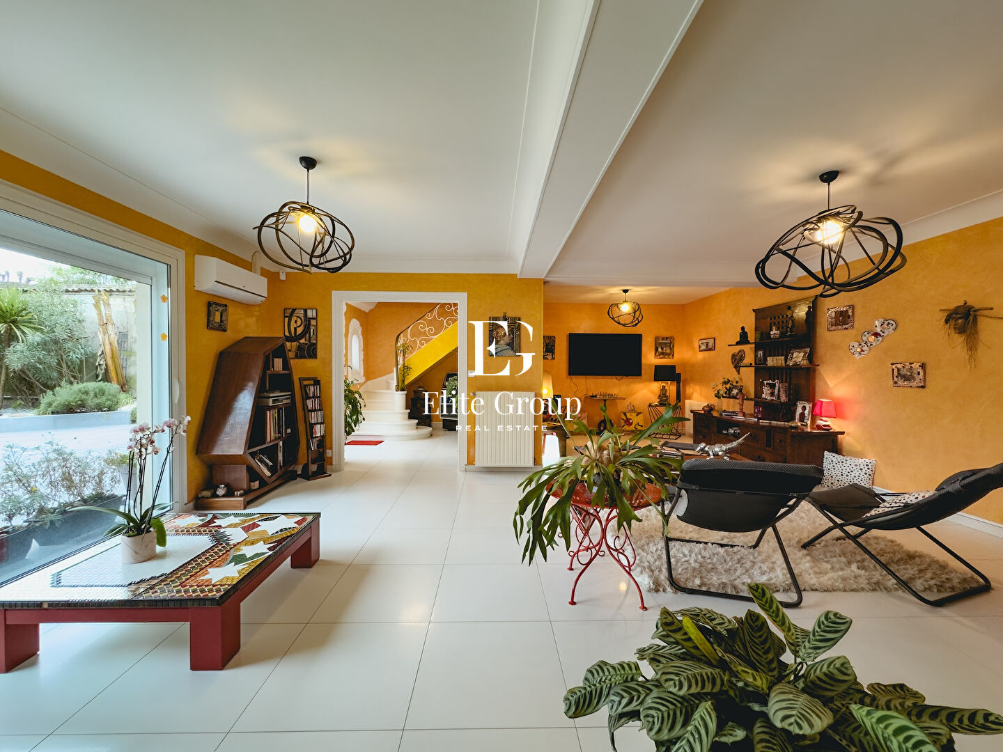 À VENDRE MAGNIFIQUE MAISON EN PLEIN COEUR DE COGNAC - 9 PIÈCES - 240 M2