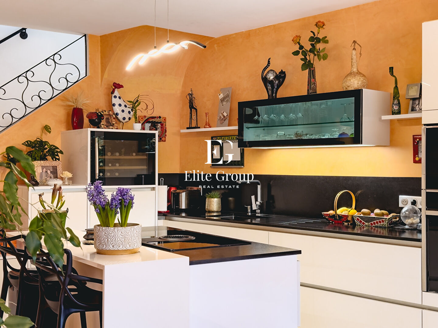 À VENDRE MAGNIFIQUE MAISON EN PLEIN COEUR DE COGNAC - 9 PIÈCES - 240 M2