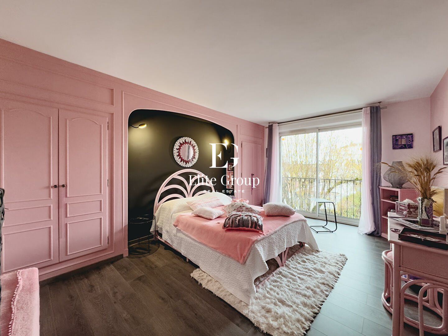 À VENDRE MAGNIFIQUE MAISON EN PLEIN COEUR DE COGNAC - 9 PIÈCES - 240 M2