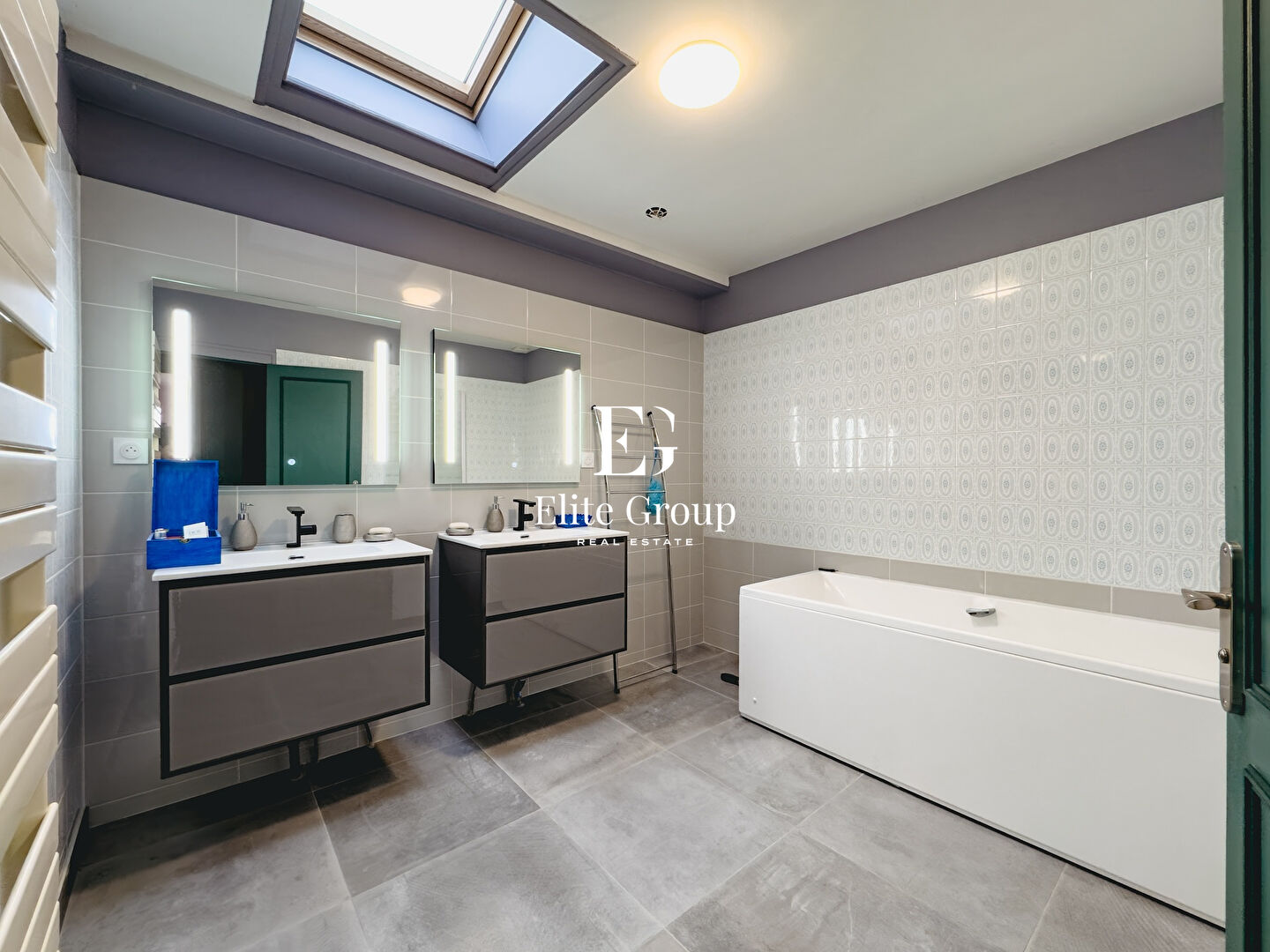 À VENDRE MAGNIFIQUE MAISON EN PLEIN COEUR DE COGNAC - 9 PIÈCES - 240 M2