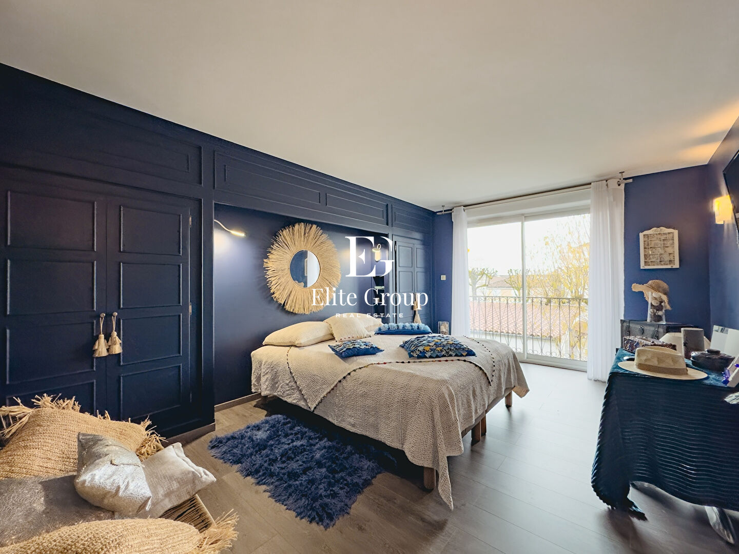 À VENDRE MAGNIFIQUE MAISON EN PLEIN COEUR DE COGNAC - 9 PIÈCES - 240 M2