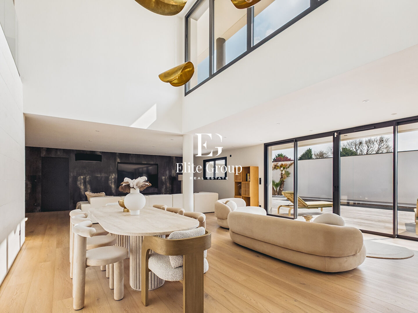 À VENDRE MAGNIFIQUE VILLA CALIFORNIENNE  - 11 PIÈCES - 300 M2