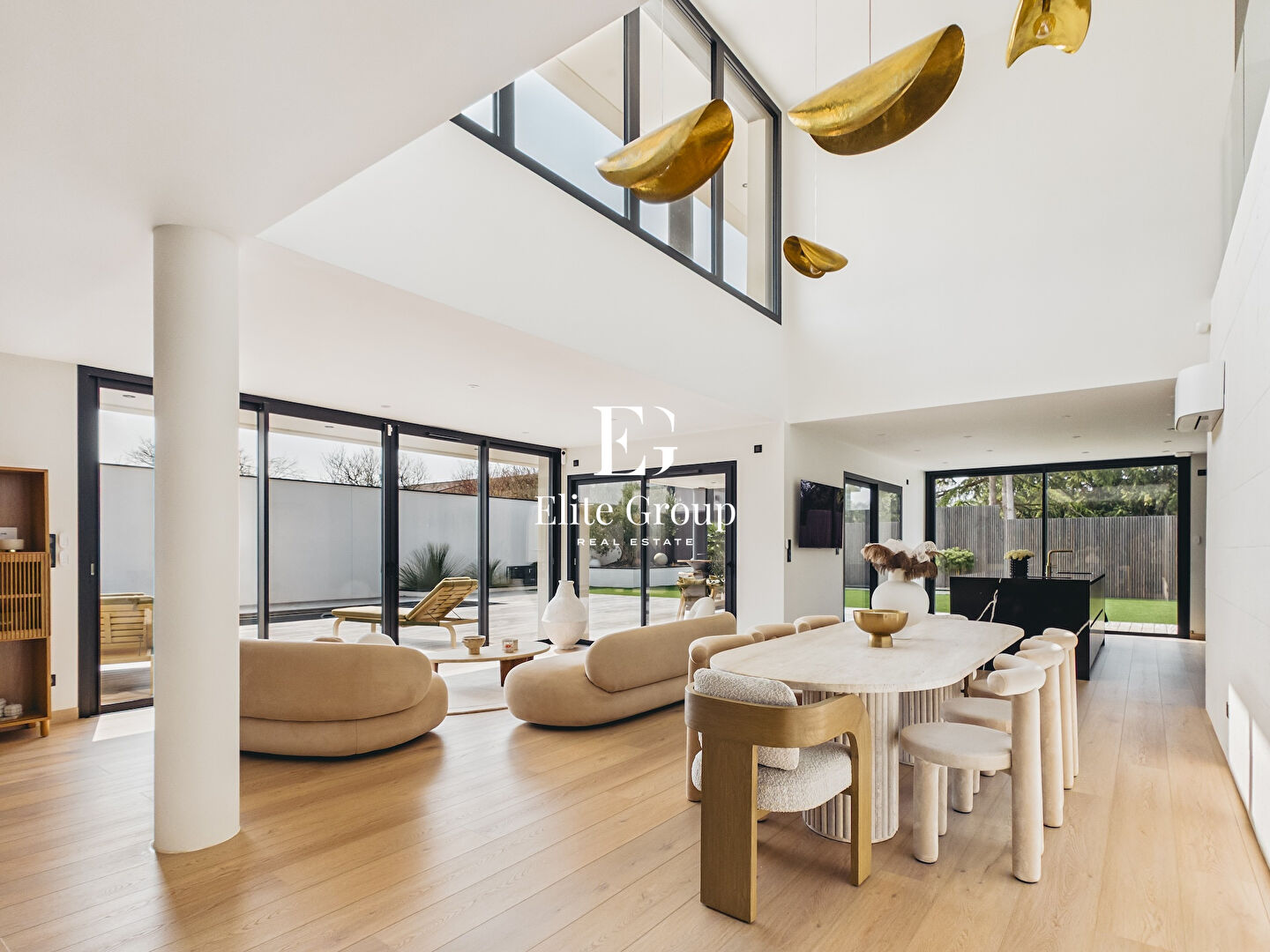 À VENDRE MAGNIFIQUE VILLA CALIFORNIENNE  - 11 PIÈCES - 300 M2
