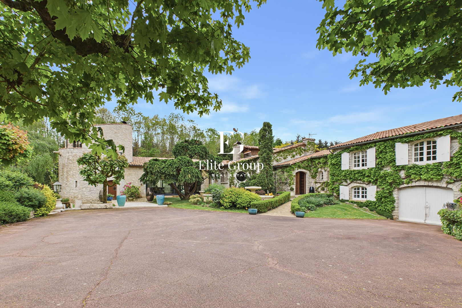 Image de l'annonce À VENDRE DEMEURE DE CHARME - 415 M² AU COEUR D'UN PARC ARBORÉ DE 2,6 HECTARES