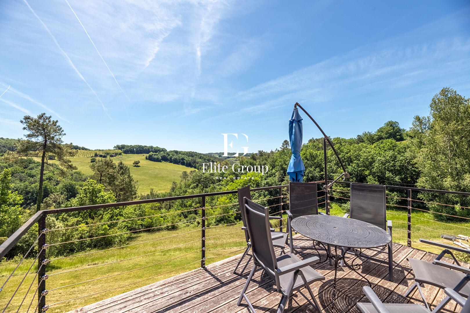 À VENDRE Ensemble Maison et gîtes Doissat 17 pièces 338.52m2 avec piscines