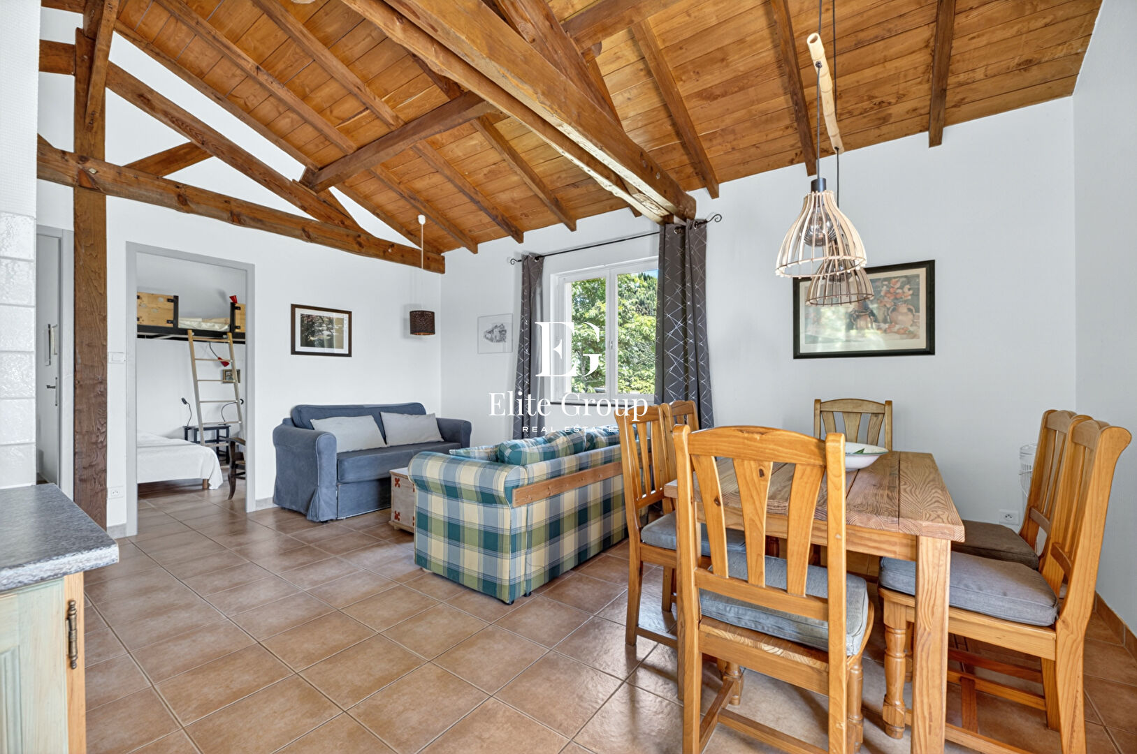 À VENDRE Ensemble Maison et gîtes Doissat 17 pièces 338.52m2 avec piscines