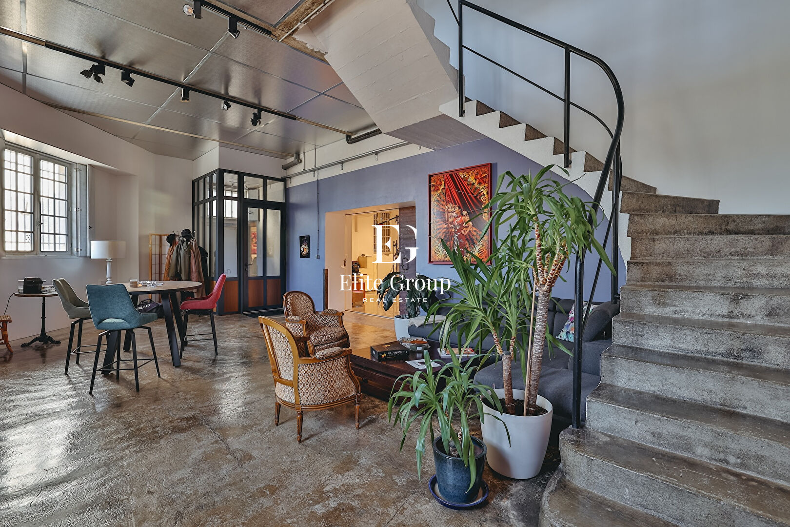 À VENDRE SUBLIME LOFT ATYPIQUE EN PLEIN COEUR DE JARNAC DE 447 M²