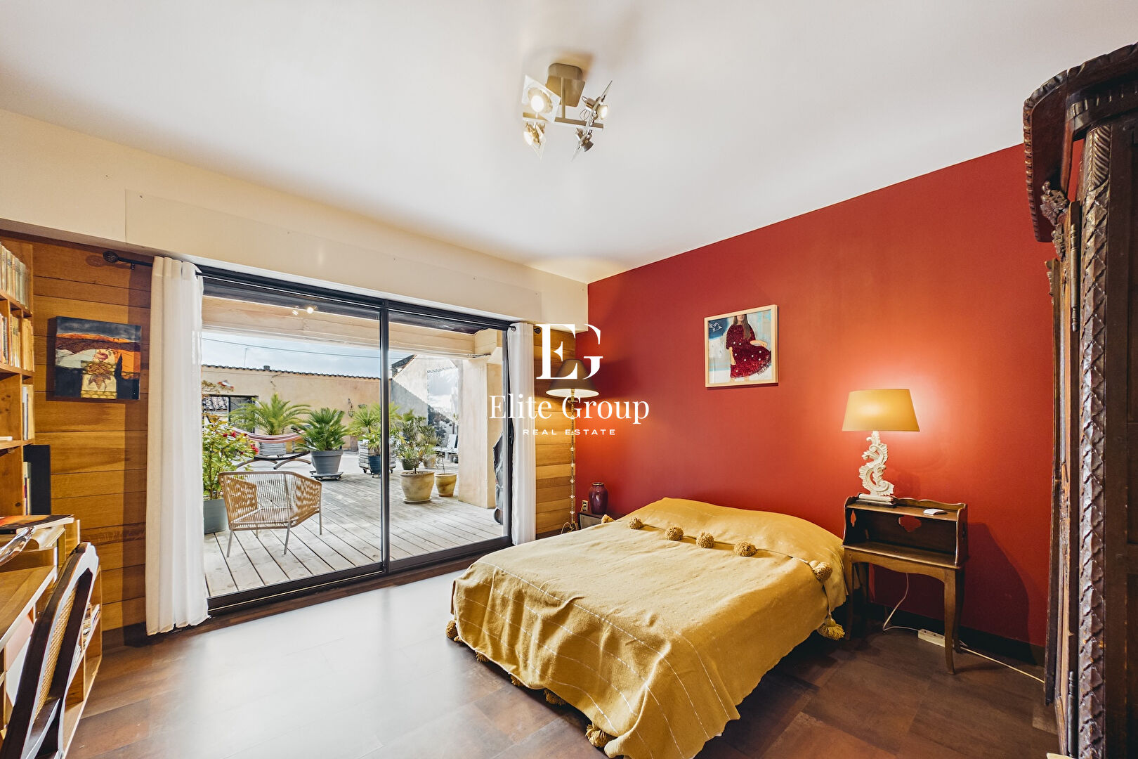 À VENDRE SUBLIME LOFT ATYPIQUE EN PLEIN COEUR DE JARNAC DE 447 M²