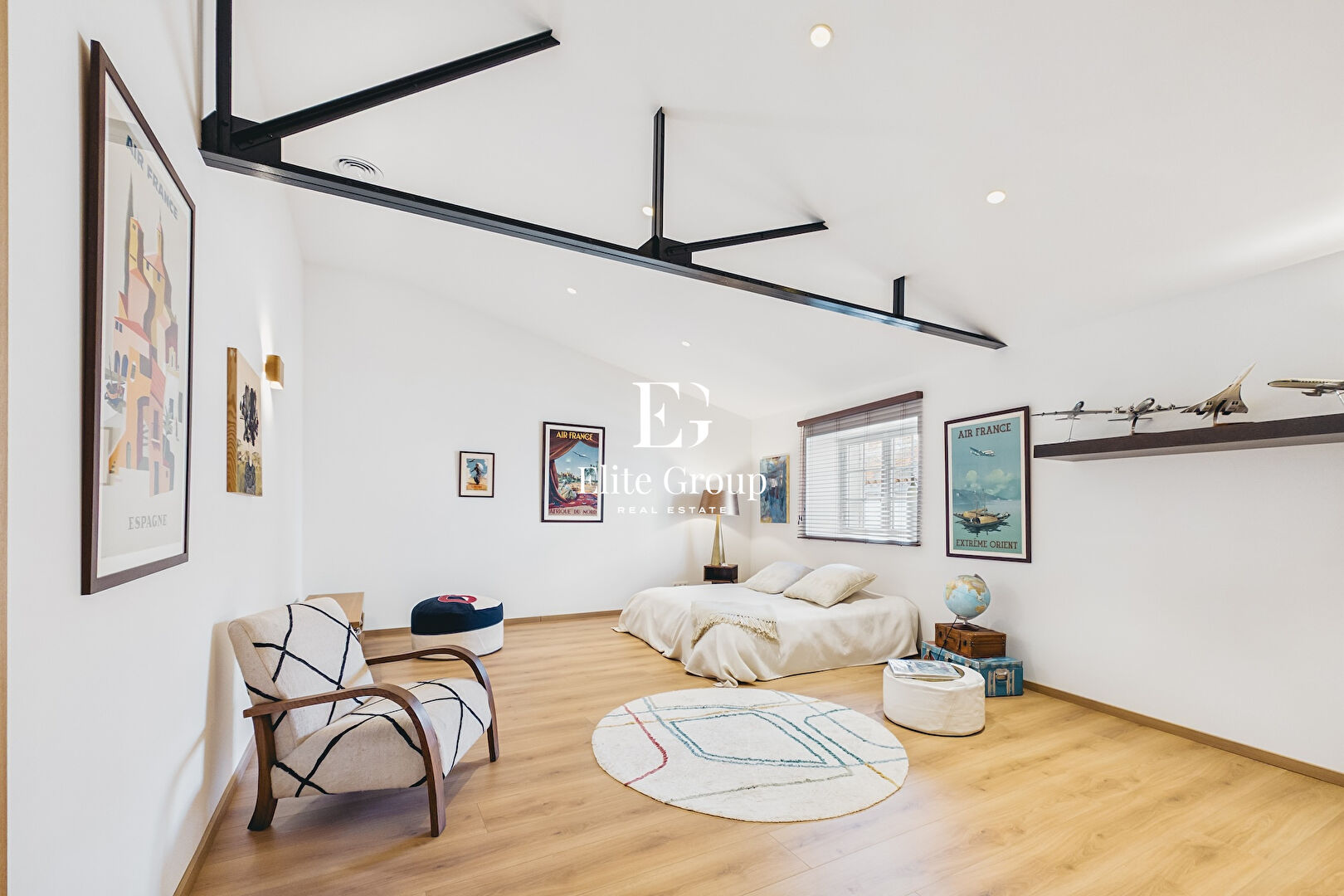 À VENDRE SUBLIME LOFT ATYPIQUE EN PLEIN COEUR DE JARNAC DE 447 M²