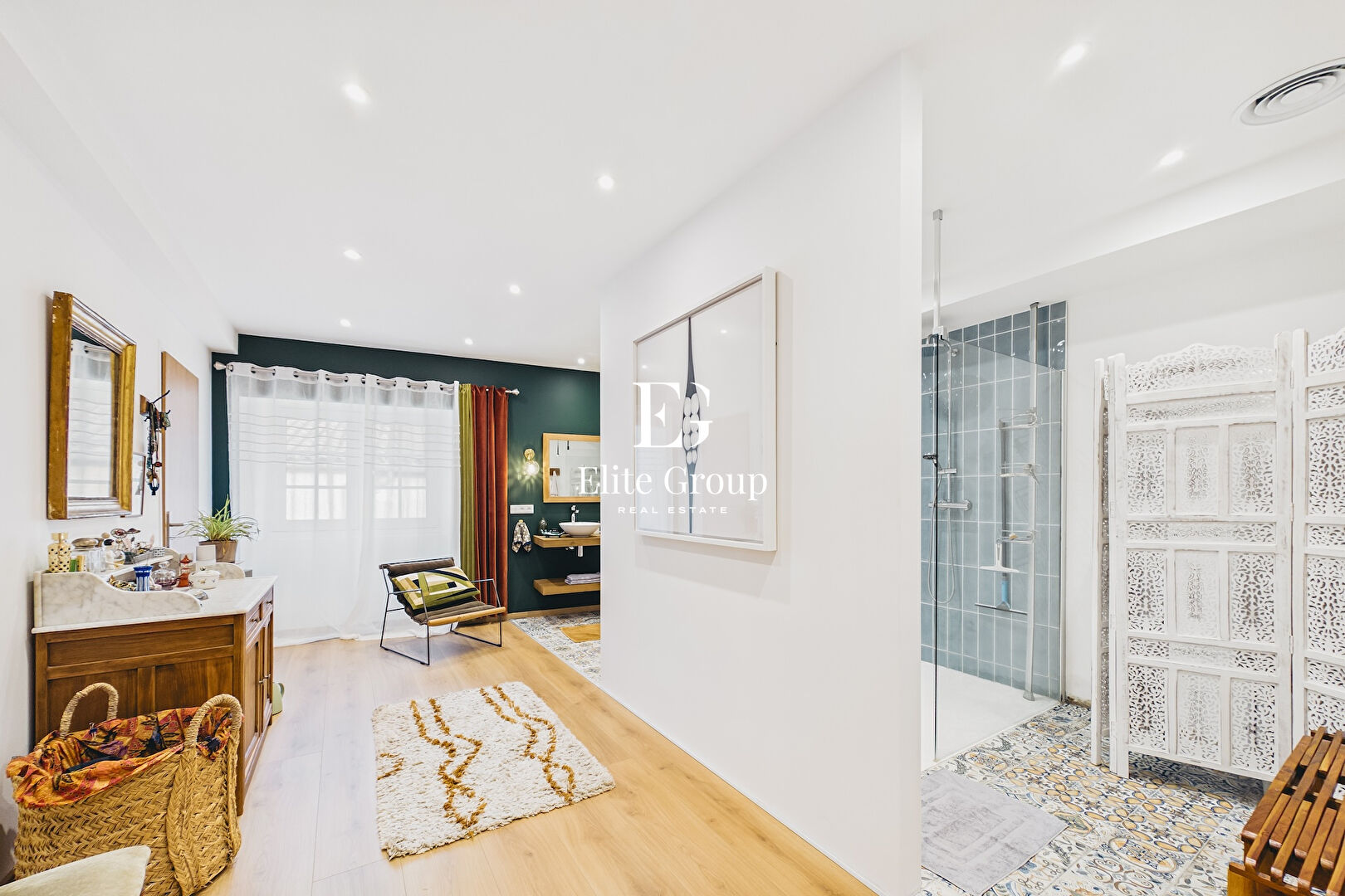 À VENDRE SUBLIME LOFT ATYPIQUE EN PLEIN COEUR DE JARNAC DE 447 M²
