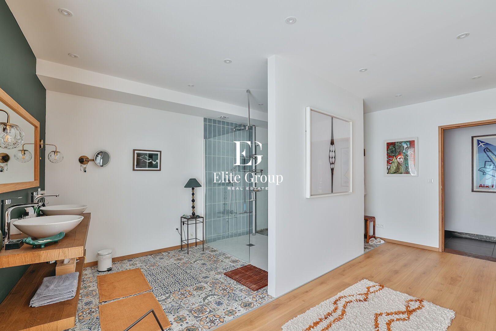 À VENDRE SUBLIME LOFT ATYPIQUE EN PLEIN COEUR DE JARNAC DE 447 M²