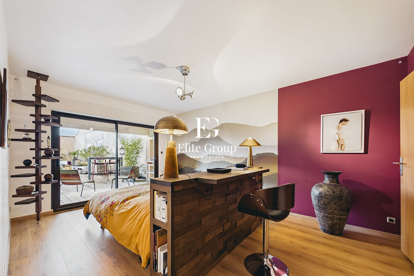À VENDRE SUBLIME LOFT ATYPIQUE EN PLEIN COEUR DE JARNAC DE 447 M²