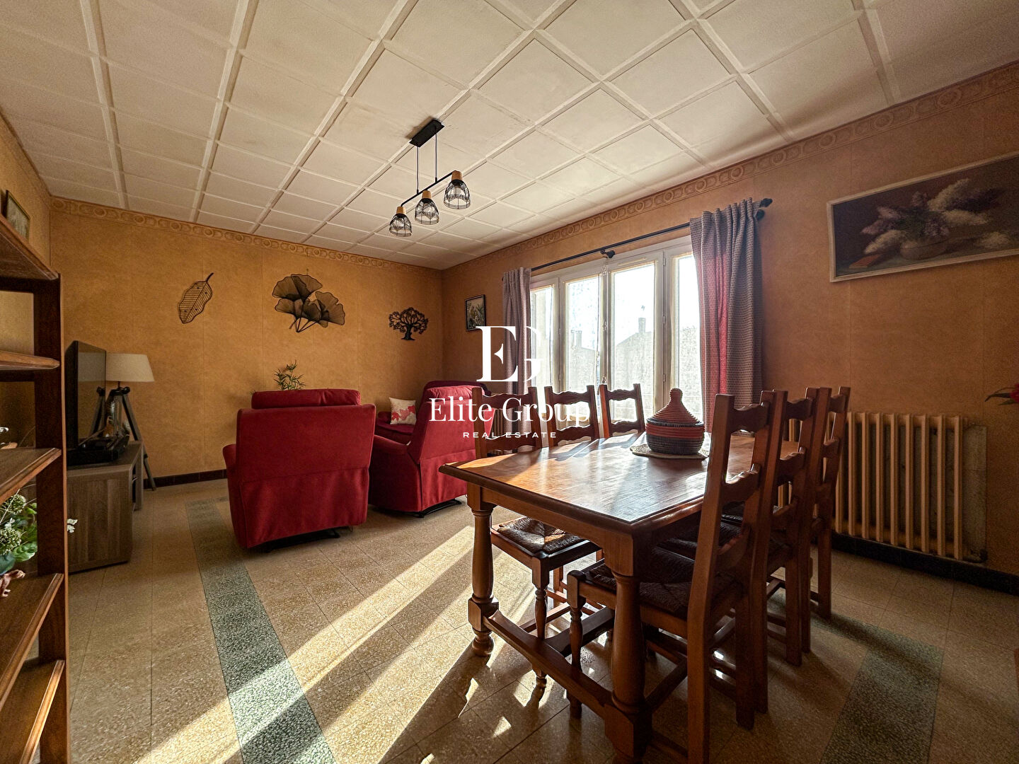 MAISON FAMILIALE IDÉALEMENT SITUÉE