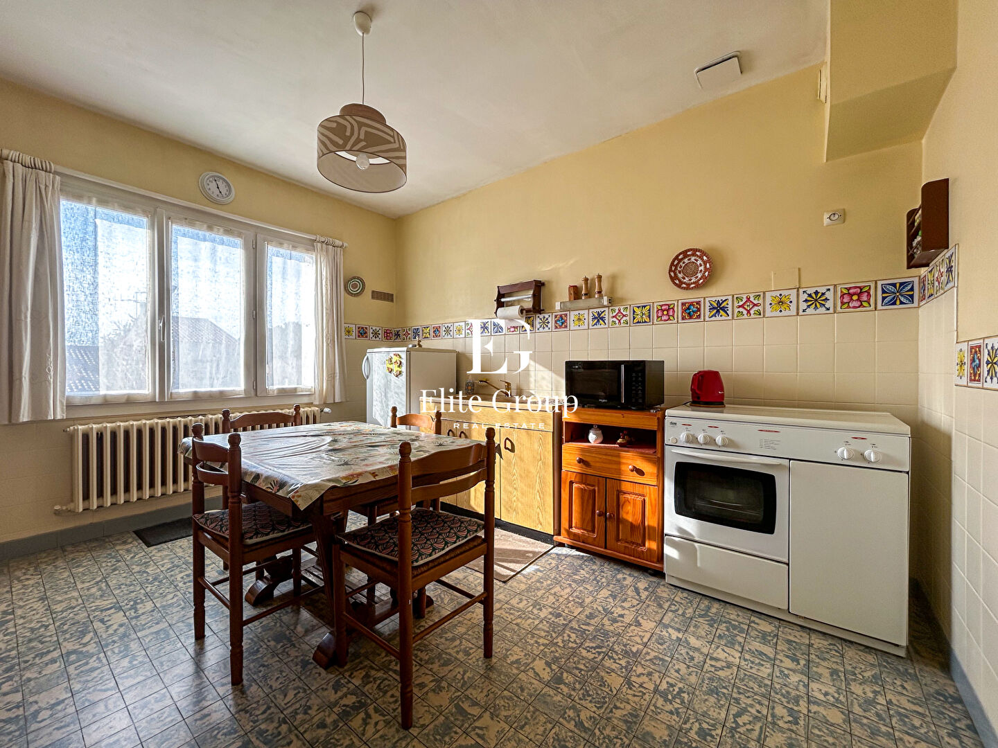 MAISON FAMILIALE IDÉALEMENT SITUÉE