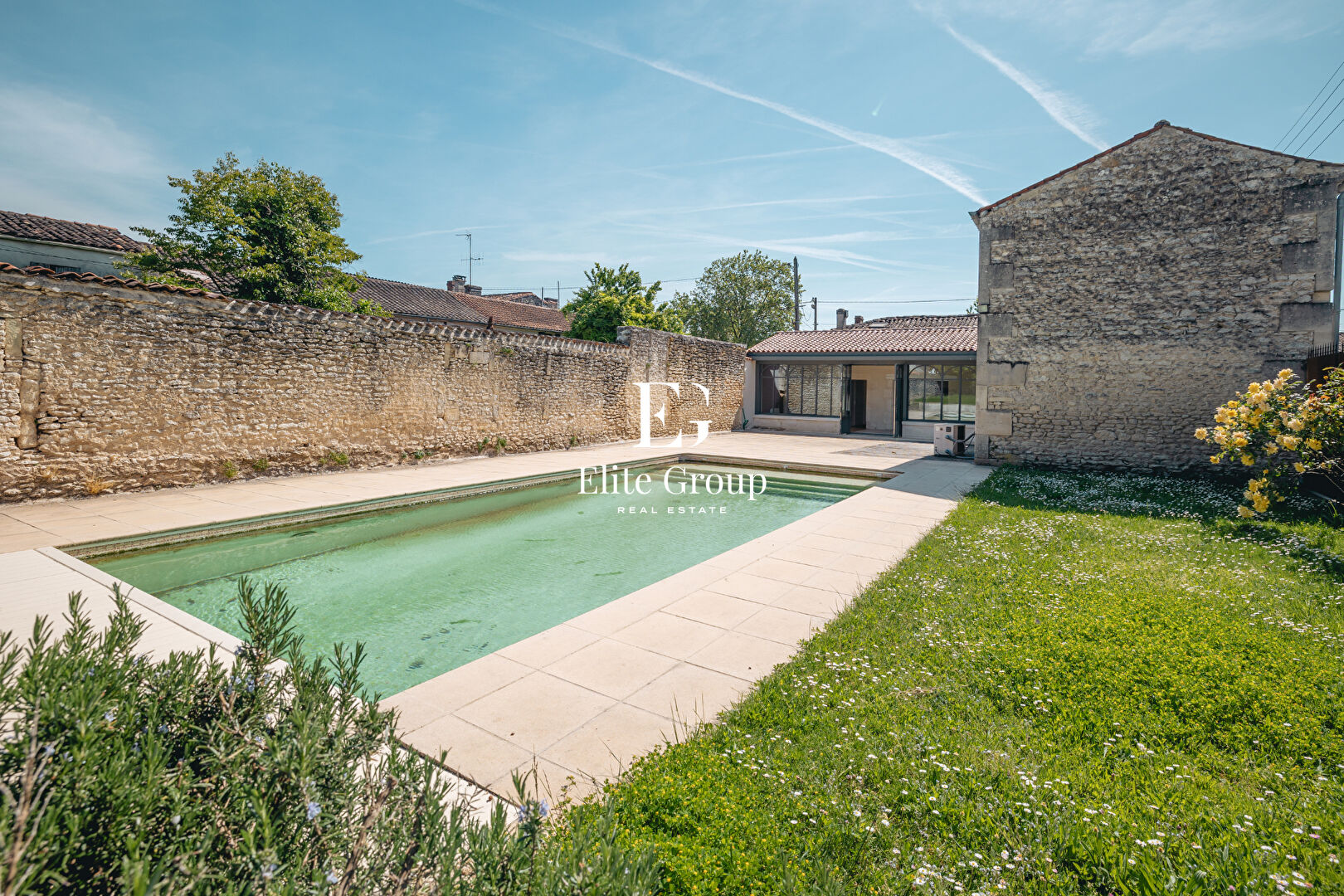 Image de l'annonce A VENDRE PROPRIÉTÉ D'EXCEPTION À COGNAC