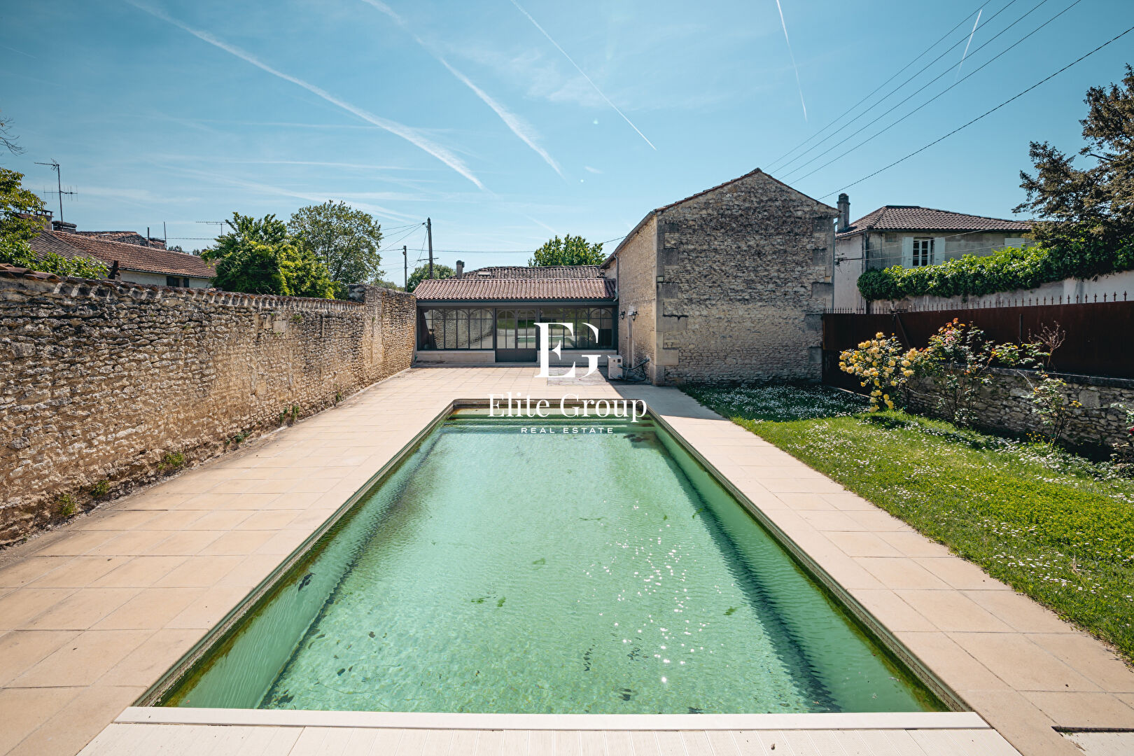A VENDRE PROPRIÉTÉ D'EXCEPTION À COGNAC