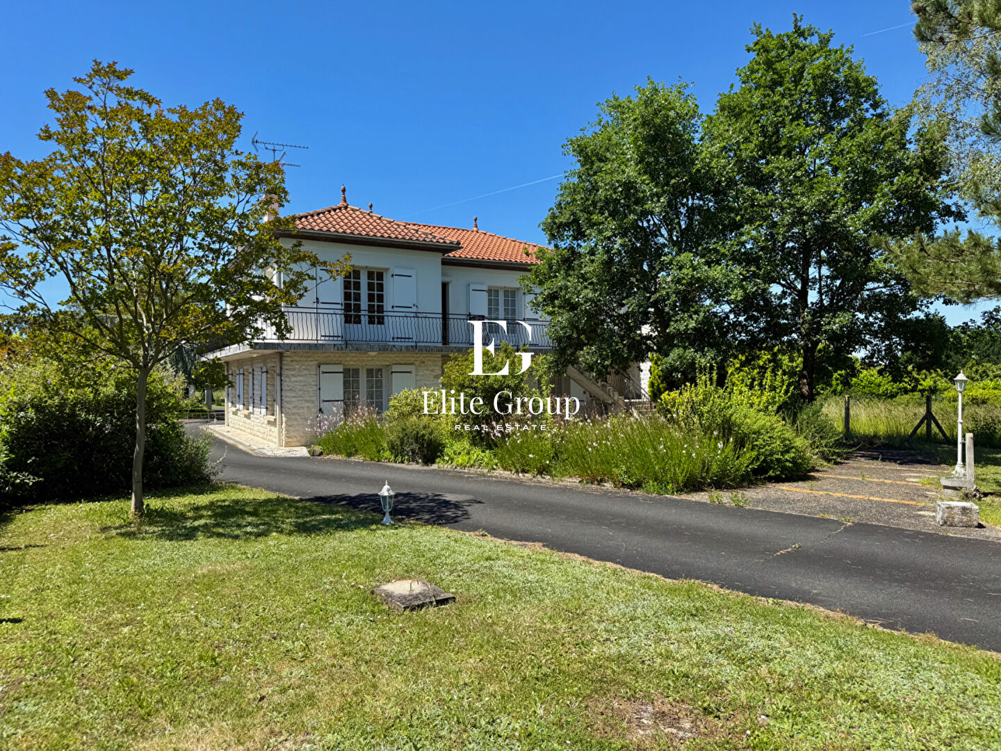 Image de l'annonce A VENDRE MAISON ANNEE 70 - ST SEVER DE SAINTONGE - 183 m2
