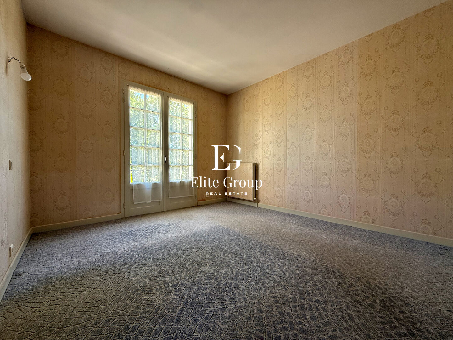 A VENDRE MAISON ANNEE 70 - ST SEVER DE SAINTONGE - 183 m2