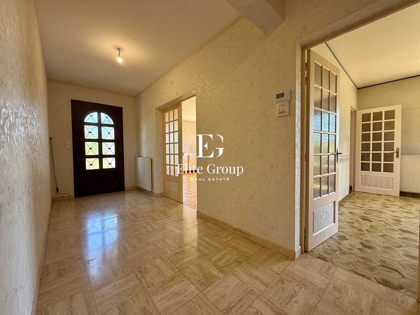 A VENDRE MAISON ANNEE 70 - ST SEVER DE SAINTONGE - 183 m2