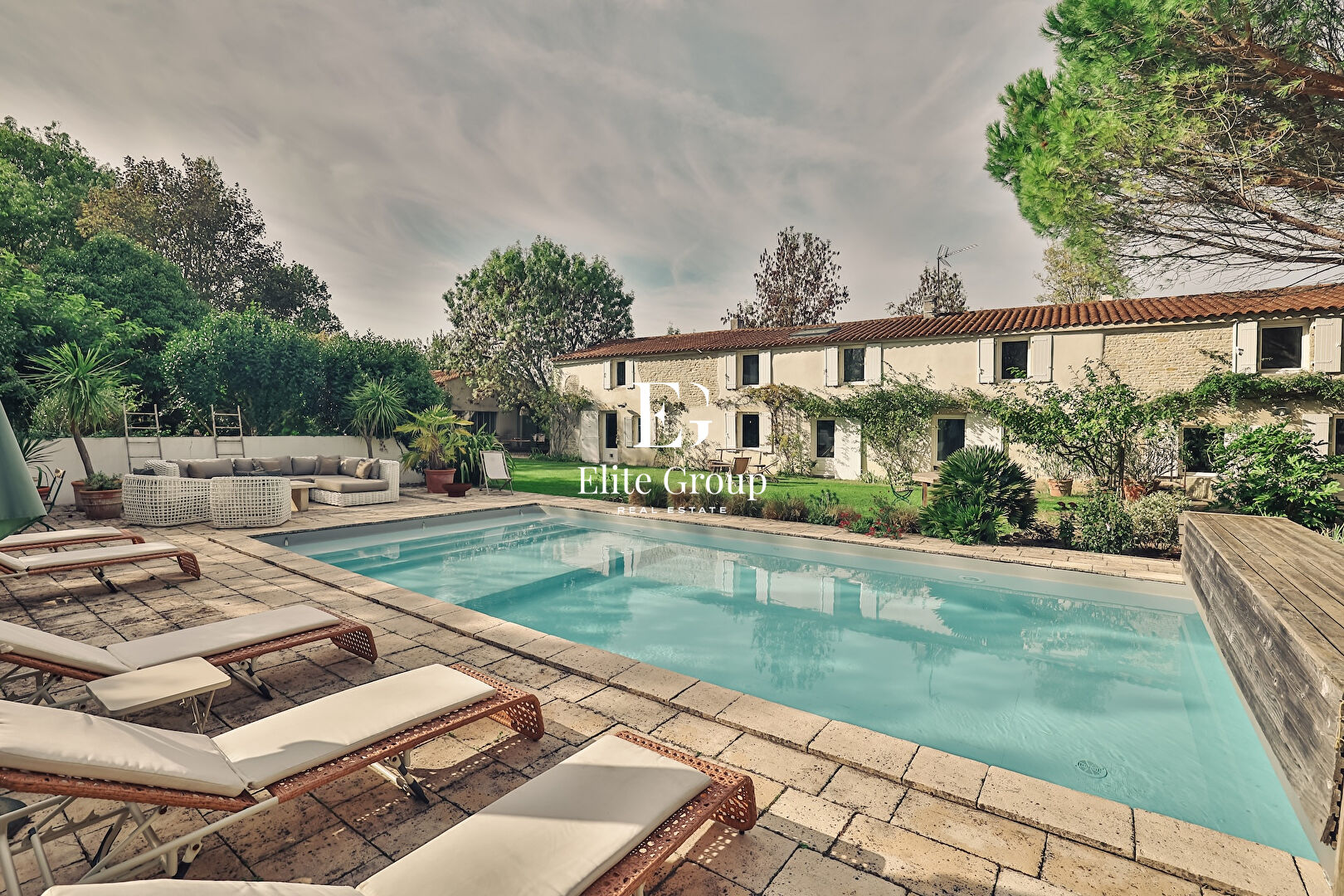 Image de l'annonce A VENDRE MAGNIFIQUE CHARENTAISE AUX PORTES DE LA ROCHELLE - 254 M2