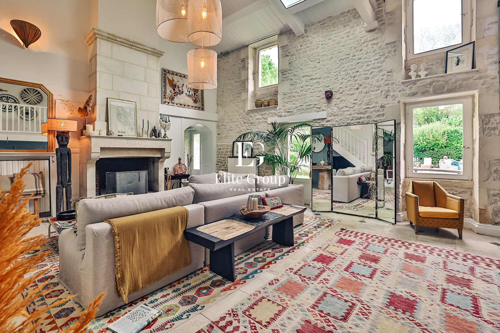 A VENDRE MAGNIFIQUE CHARENTAISE AUX PORTES DE LA ROCHELLE - 254 M2