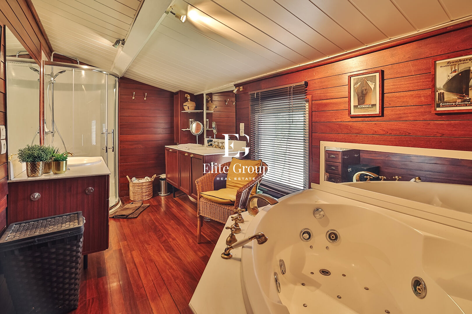 A VENDRE MAGNIFIQUE CHARENTAISE AUX PORTES DE LA ROCHELLE - 254 M2
