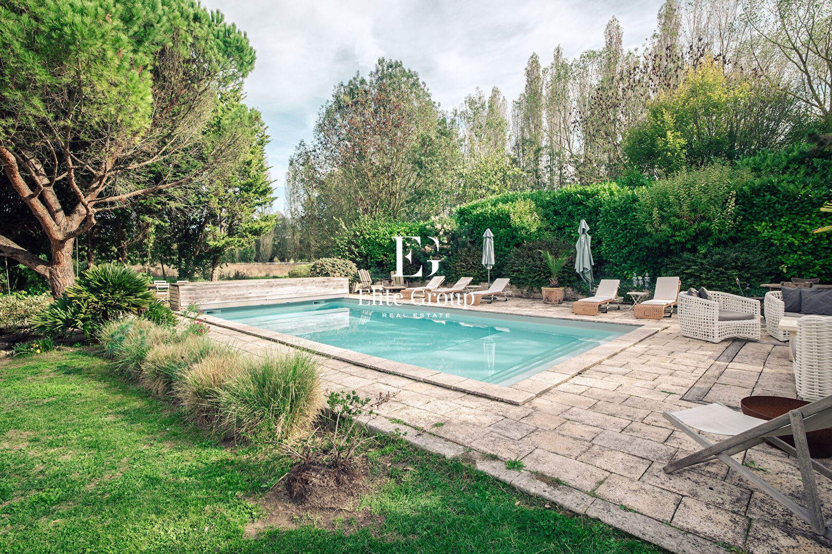 A VENDRE MAGNIFIQUE CHARENTAISE AUX PORTES DE LA ROCHELLE - 254 M2