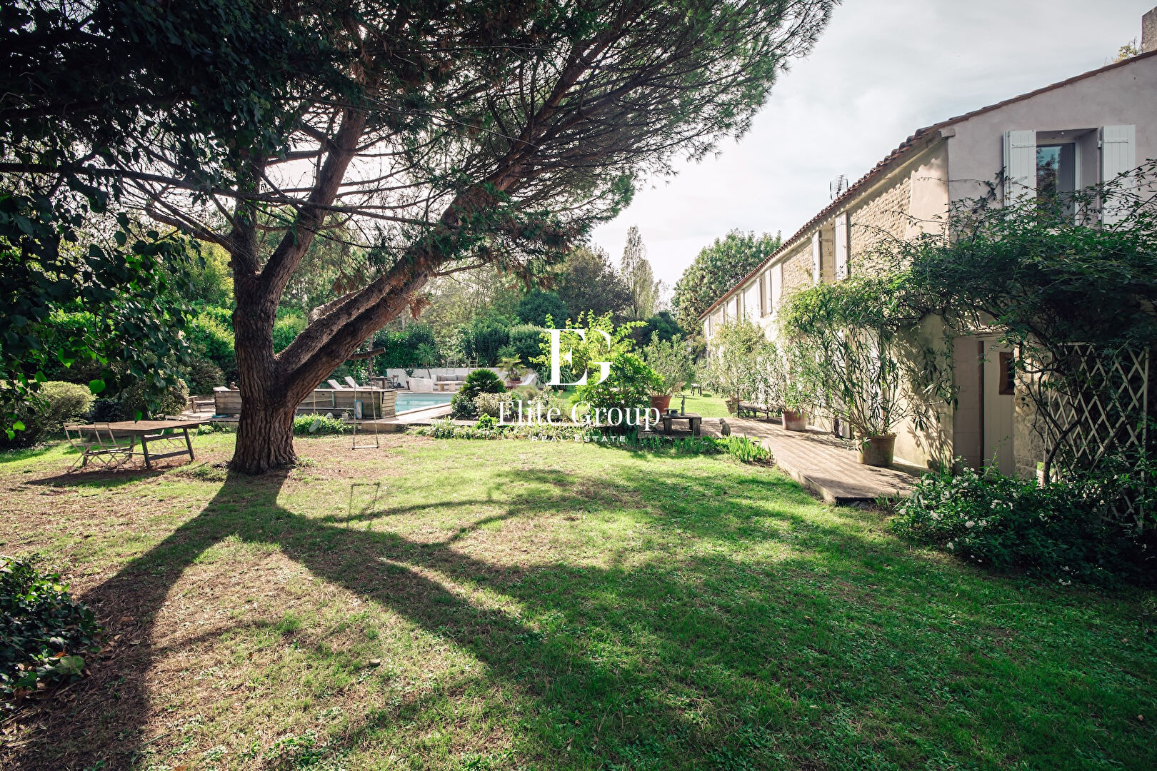 A VENDRE MAGNIFIQUE CHARENTAISE AUX PORTES DE LA ROCHELLE - 254 M2