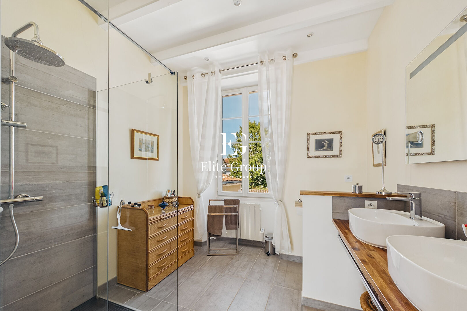 À VENDRE PROPRIÉTÉ D'EXCEPTION 178 M² AU SUD D'ANGOULEME