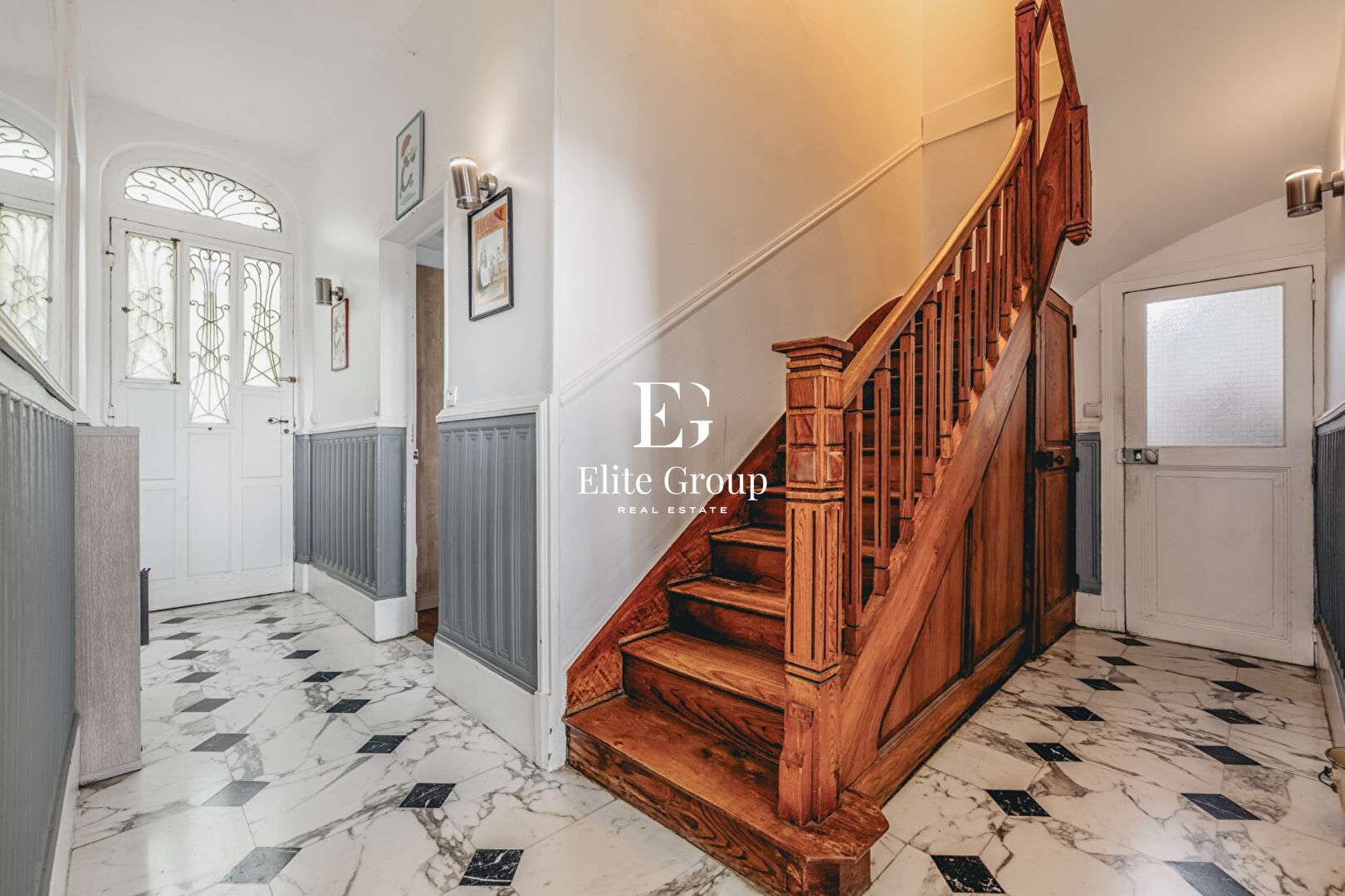 Maison 9 pièces 260 m² · à Rochefort · 260 m² · 347 750 €