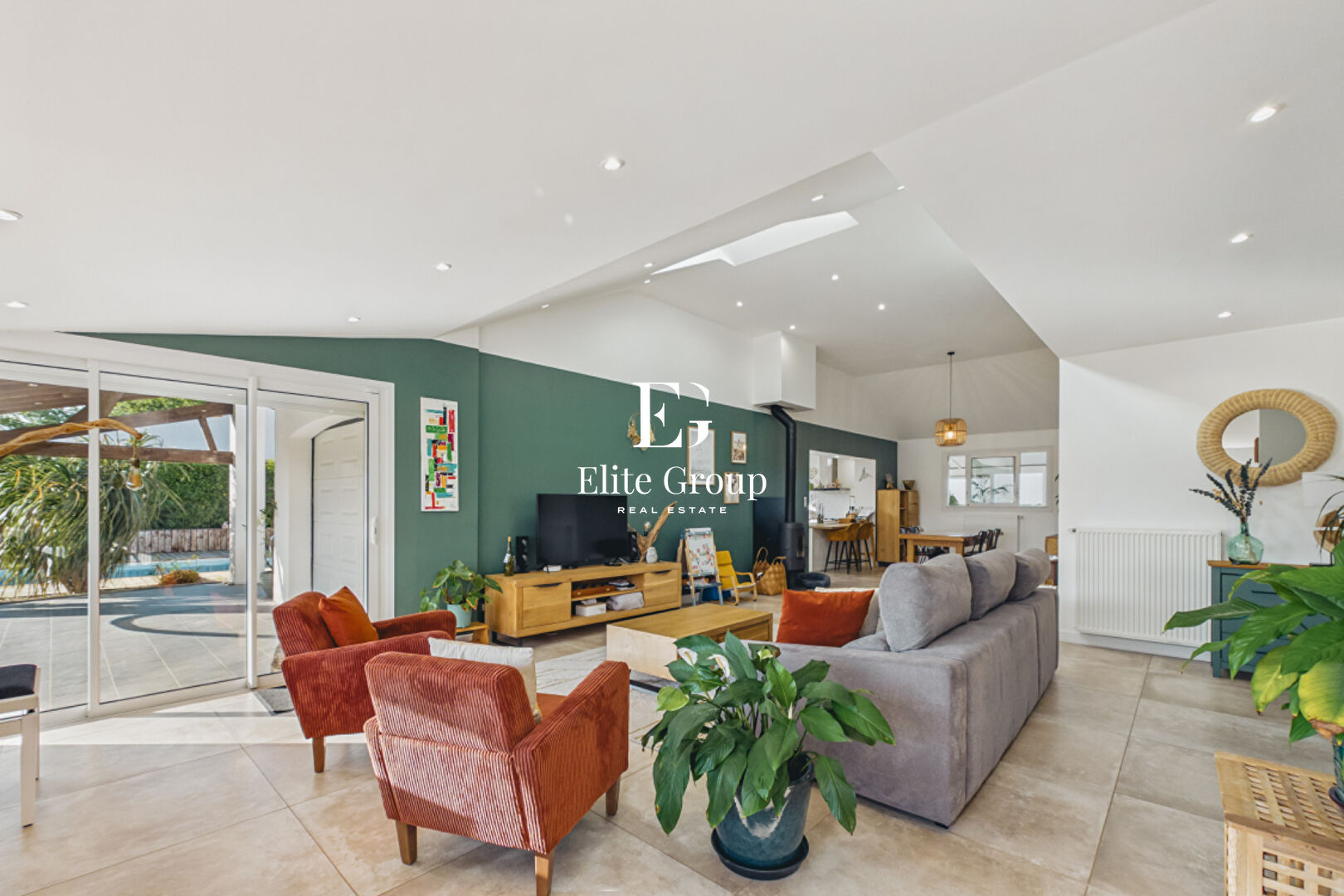 A Vendre Maison - Breuil-Magné - 6 Chambres - 178  m²