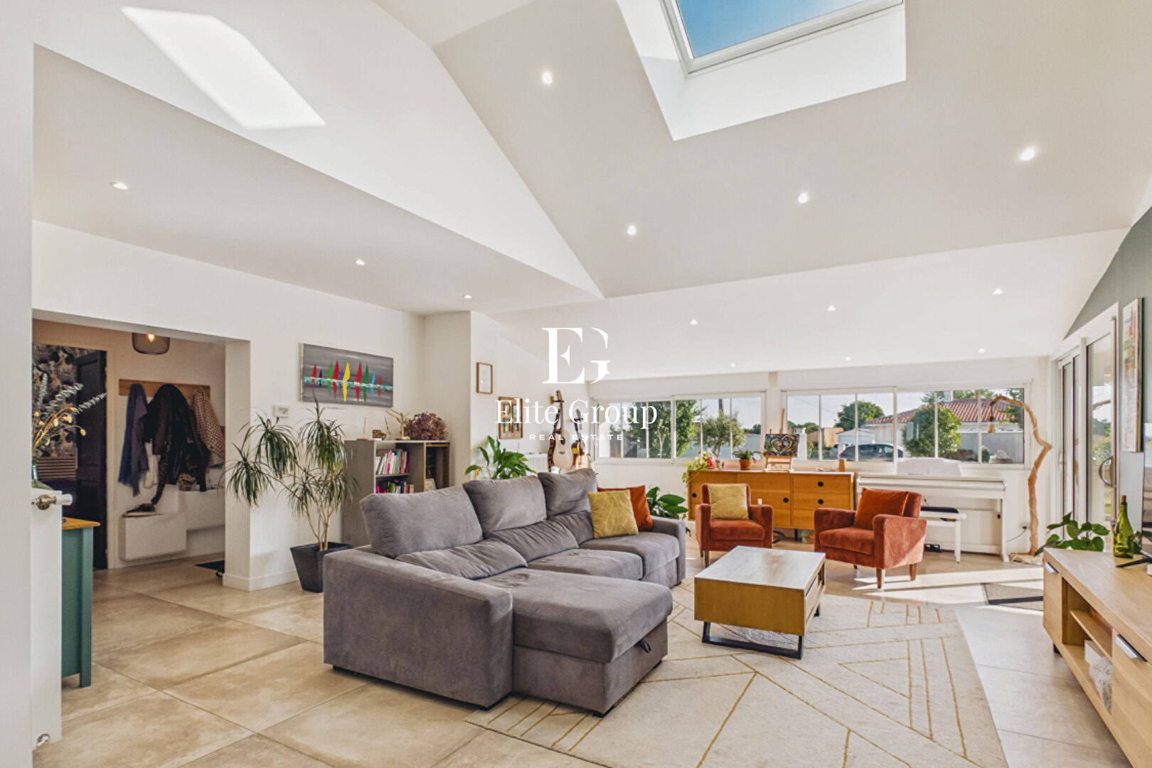A Vendre Maison - Breuil-Magné - 6 Chambres - 178  m²