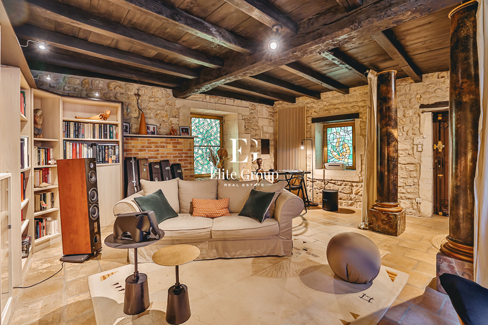 Image de l'annonce A VENDRE MAISON CHATEAUNEUF-SUR-CHARENTE - 5 PIÈCES - 225 M²