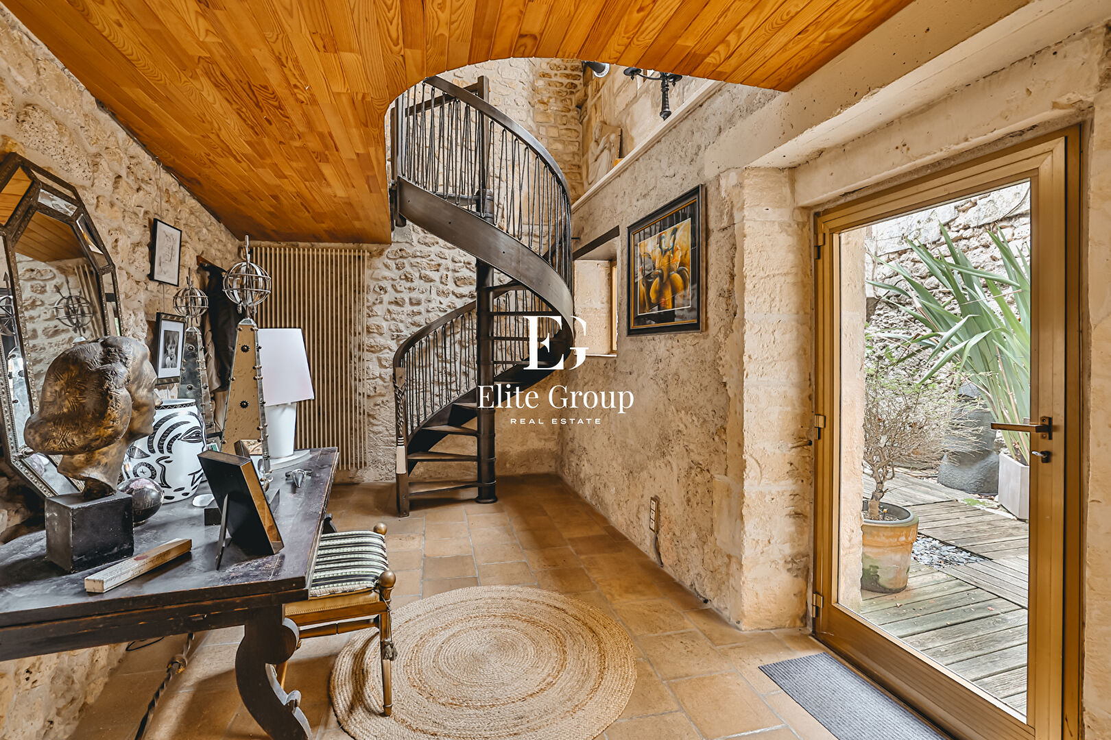 A VENDRE MAISON CHATEAUNEUF-SUR-CHARENTE - 5 PIÈCES - 225 M²