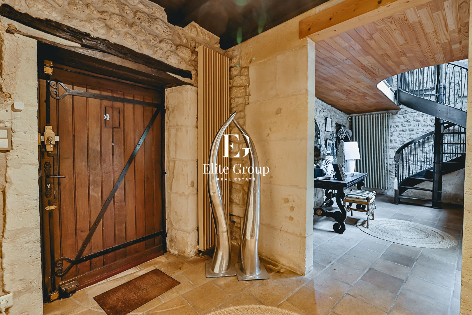 A VENDRE MAISON CHATEAUNEUF-SUR-CHARENTE - 5 PIÈCES - 225 M²