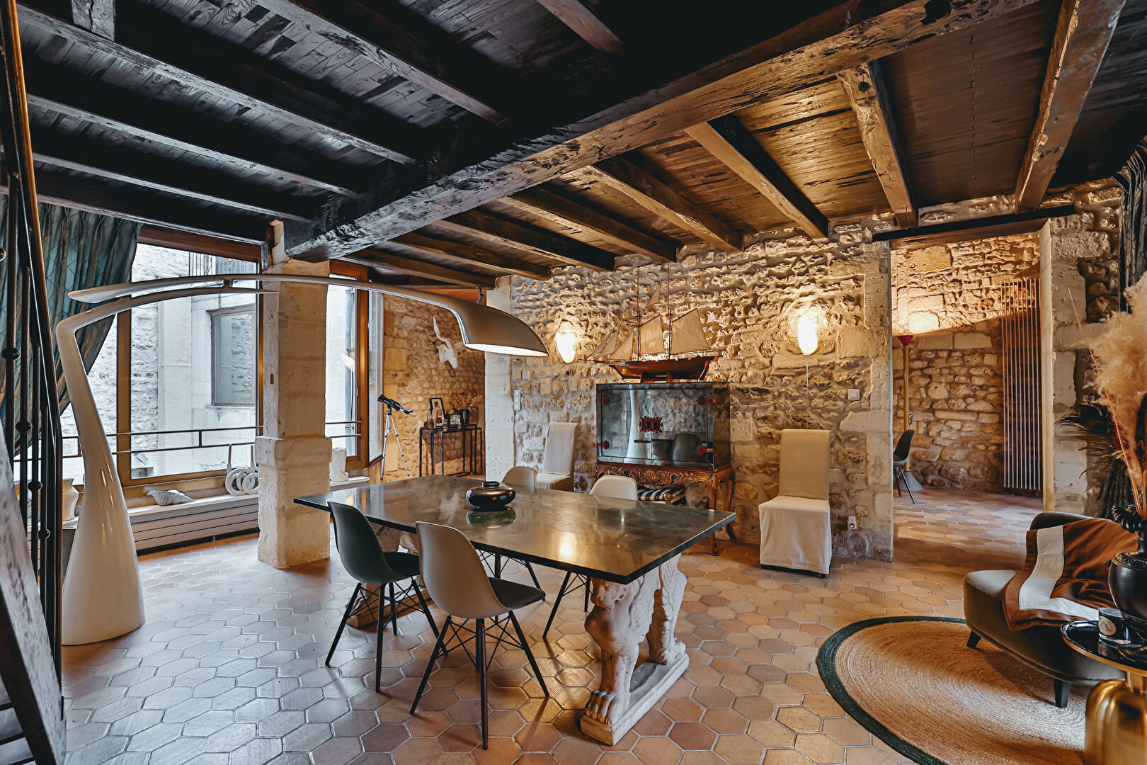 A VENDRE MAISON CHATEAUNEUF-SUR-CHARENTE - 5 PIÈCES - 225 M²