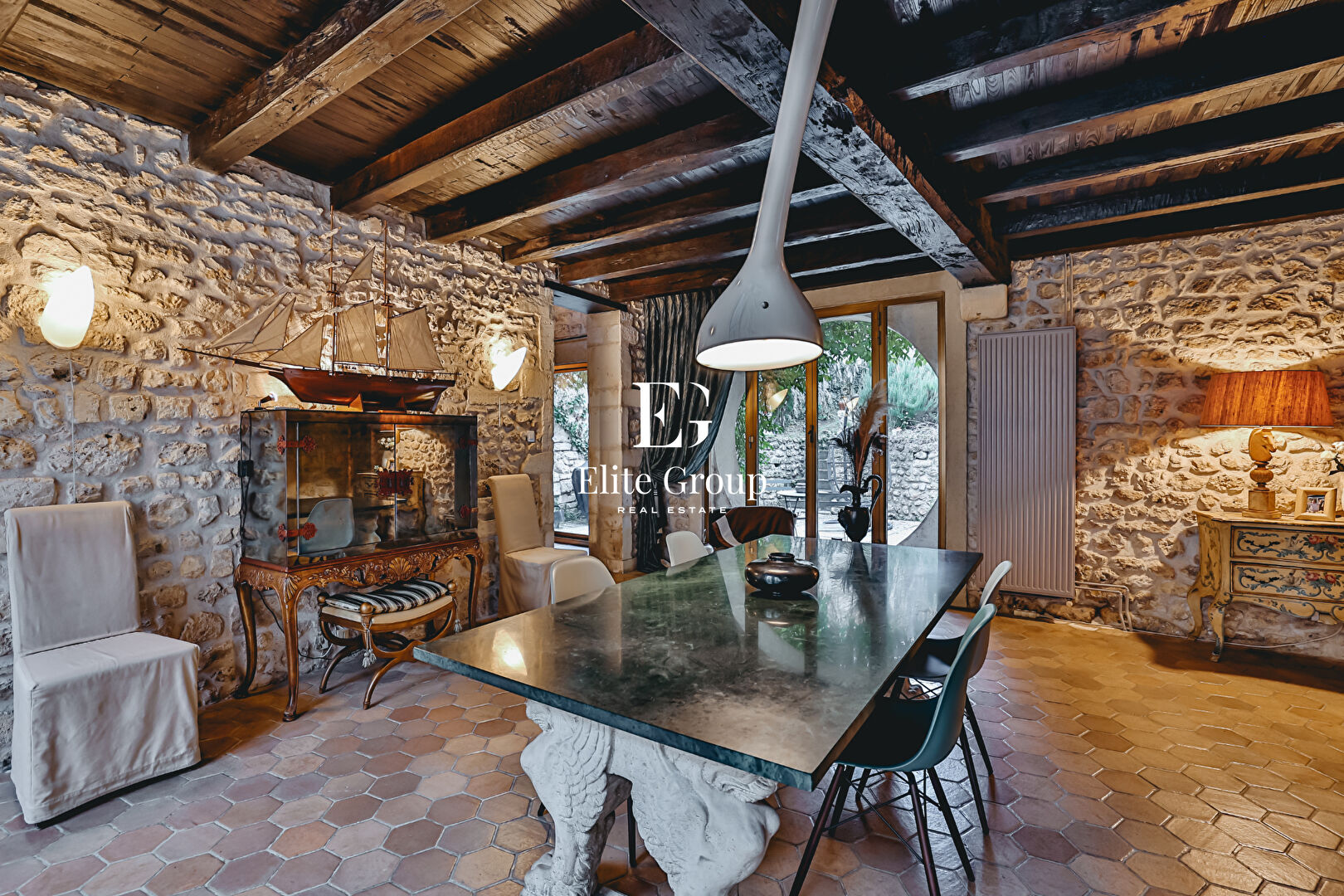 A VENDRE MAISON CHATEAUNEUF-SUR-CHARENTE - 5 PIÈCES - 225 M²
