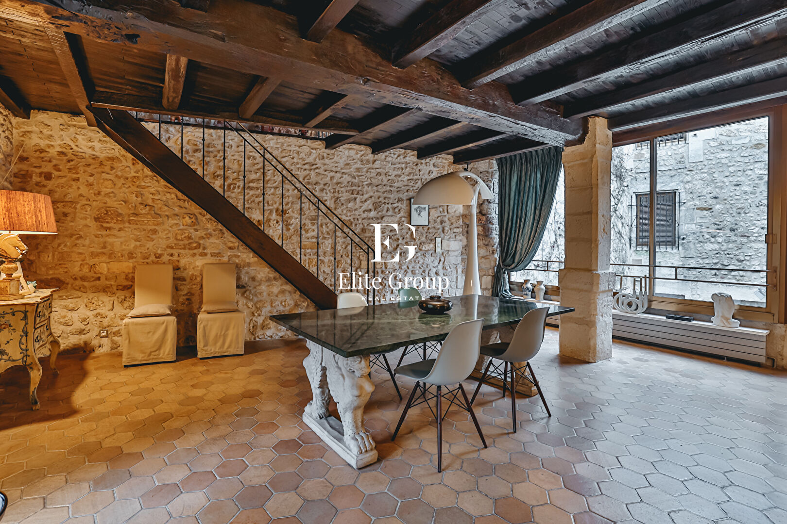 A VENDRE MAISON CHATEAUNEUF-SUR-CHARENTE - 5 PIÈCES - 225 M²