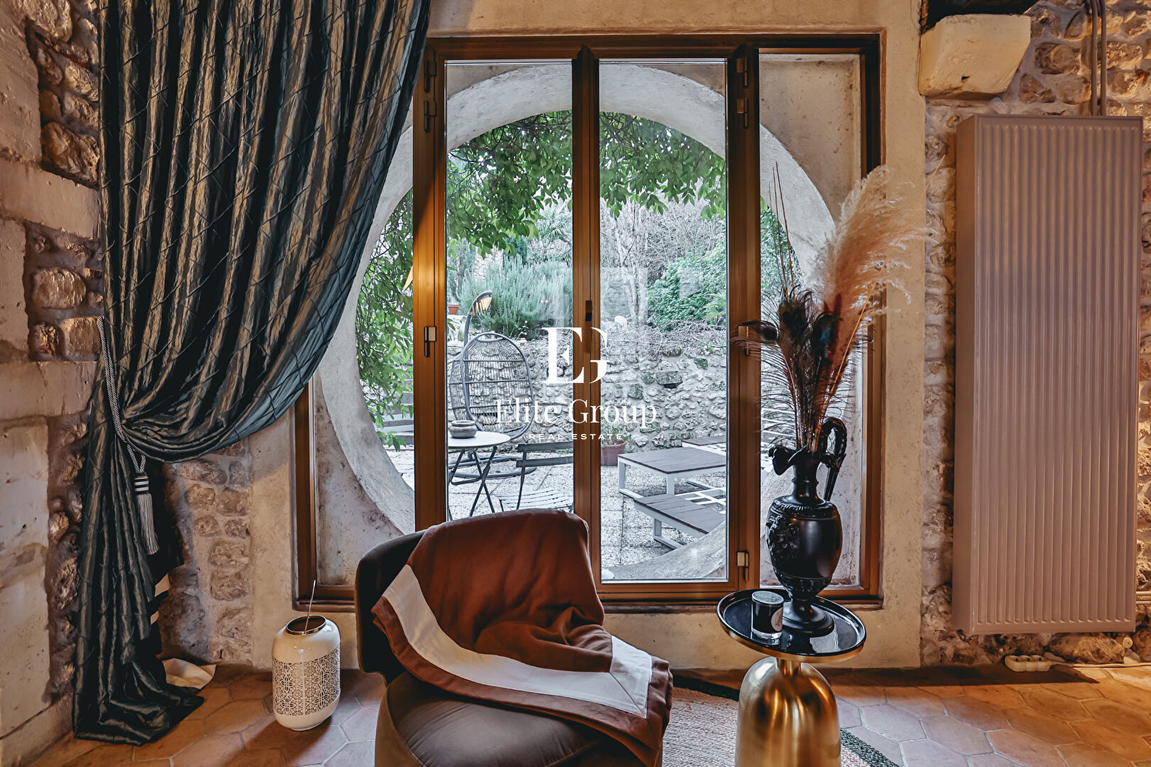 A VENDRE MAISON CHATEAUNEUF-SUR-CHARENTE - 5 PIÈCES - 225 M²