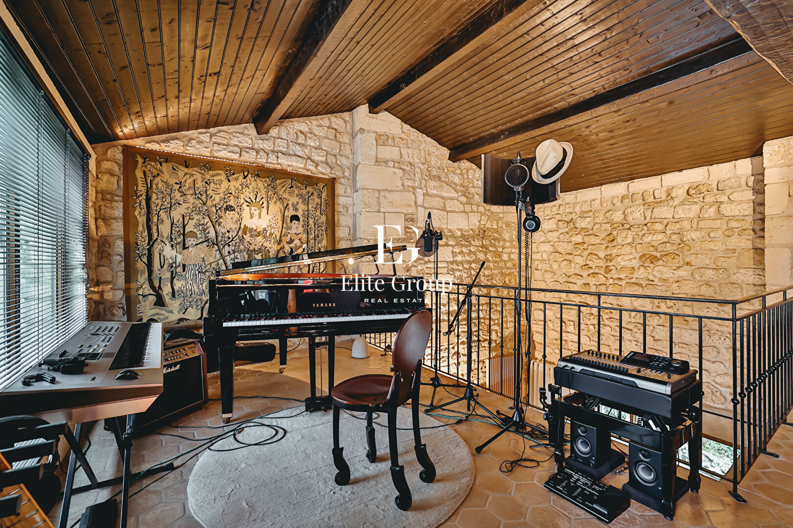 A VENDRE MAISON CHATEAUNEUF-SUR-CHARENTE - 5 PIÈCES - 225 M²