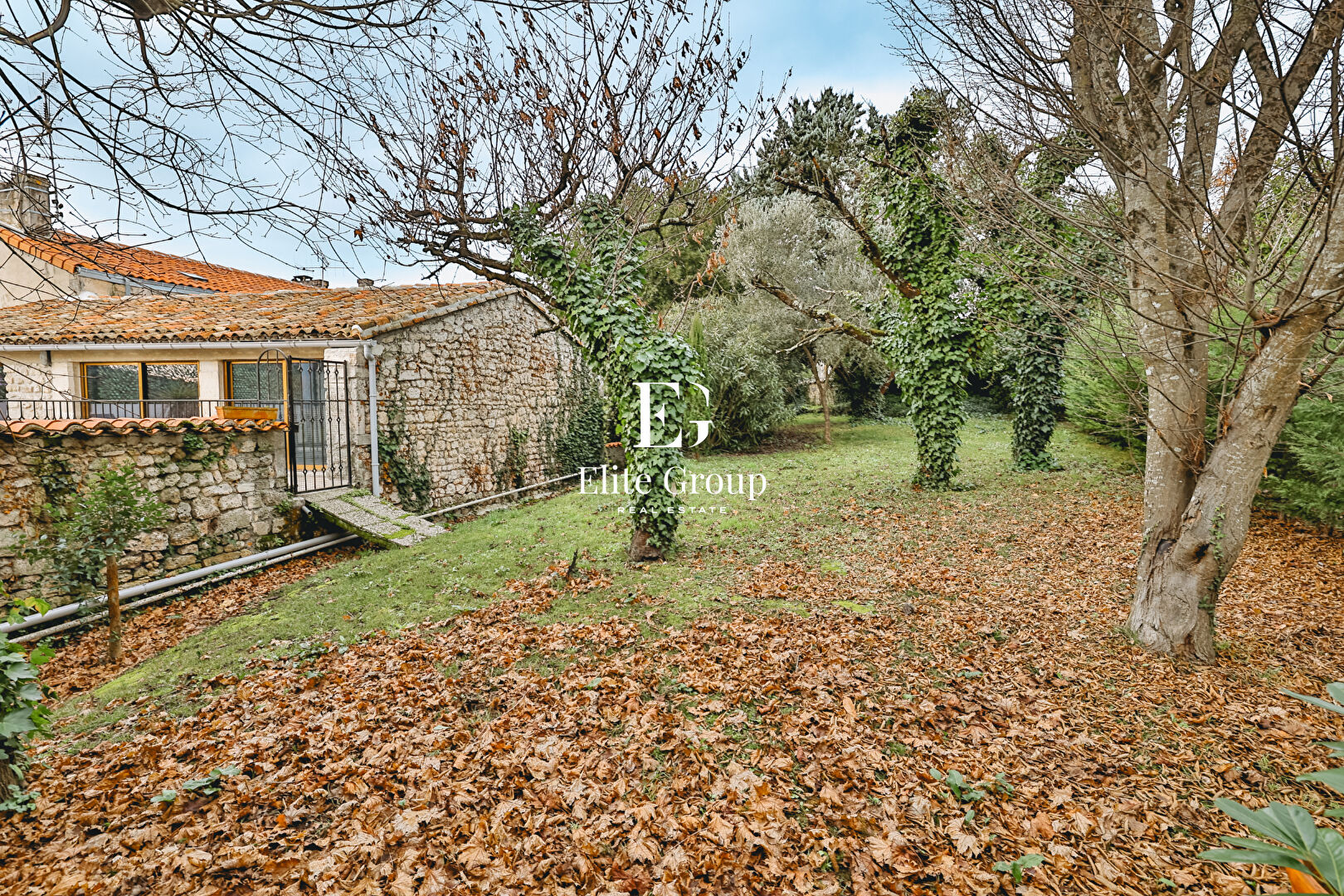 A VENDRE MAISON CHATEAUNEUF-SUR-CHARENTE - 5 PIÈCES - 225 M²