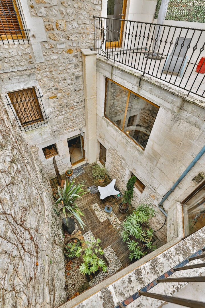 A VENDRE MAISON CHATEAUNEUF-SUR-CHARENTE - 5 PIÈCES - 225 M²