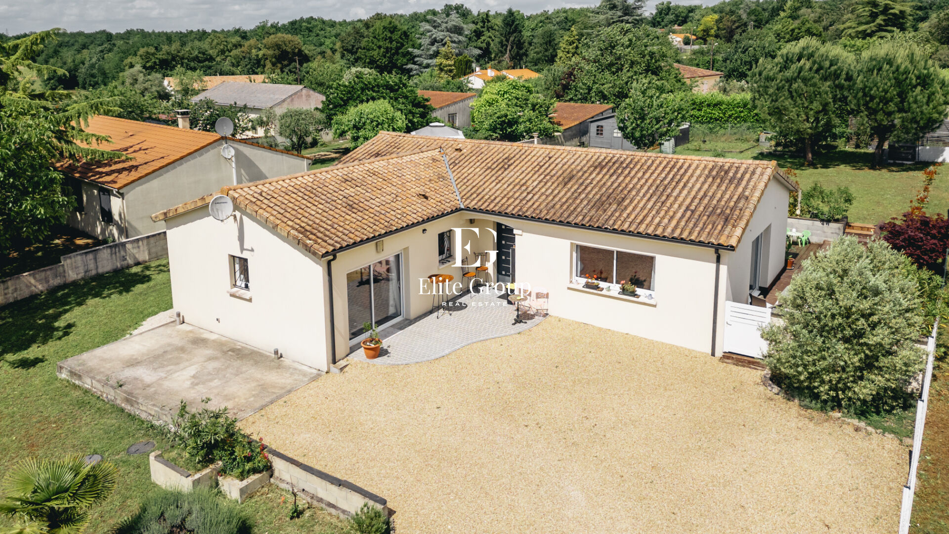 Image de l'annonce MAISON DE PLAIN-PIED AVEC GRAND TERRAIN ARBORÉ - PROCHE ANGOULÊME