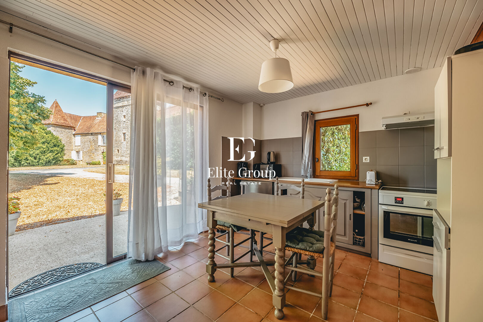 Demeure de prestige Marcillac Saint Quentin 19 pièces 585 m2