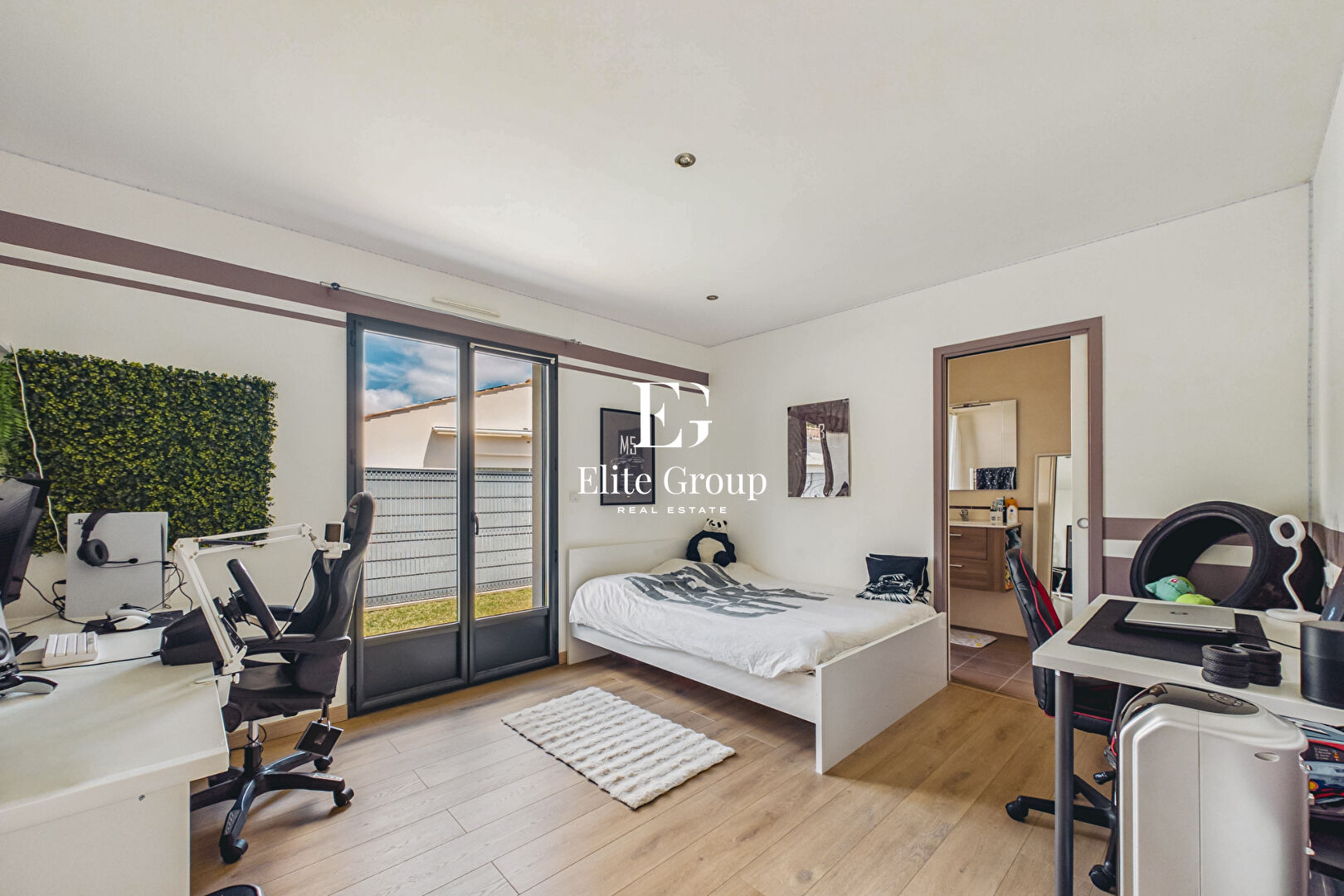 A VENDRE MAGNIFIQUE MAISON PROCHE ROYAN - 145 M2 - 6 PIÈCES