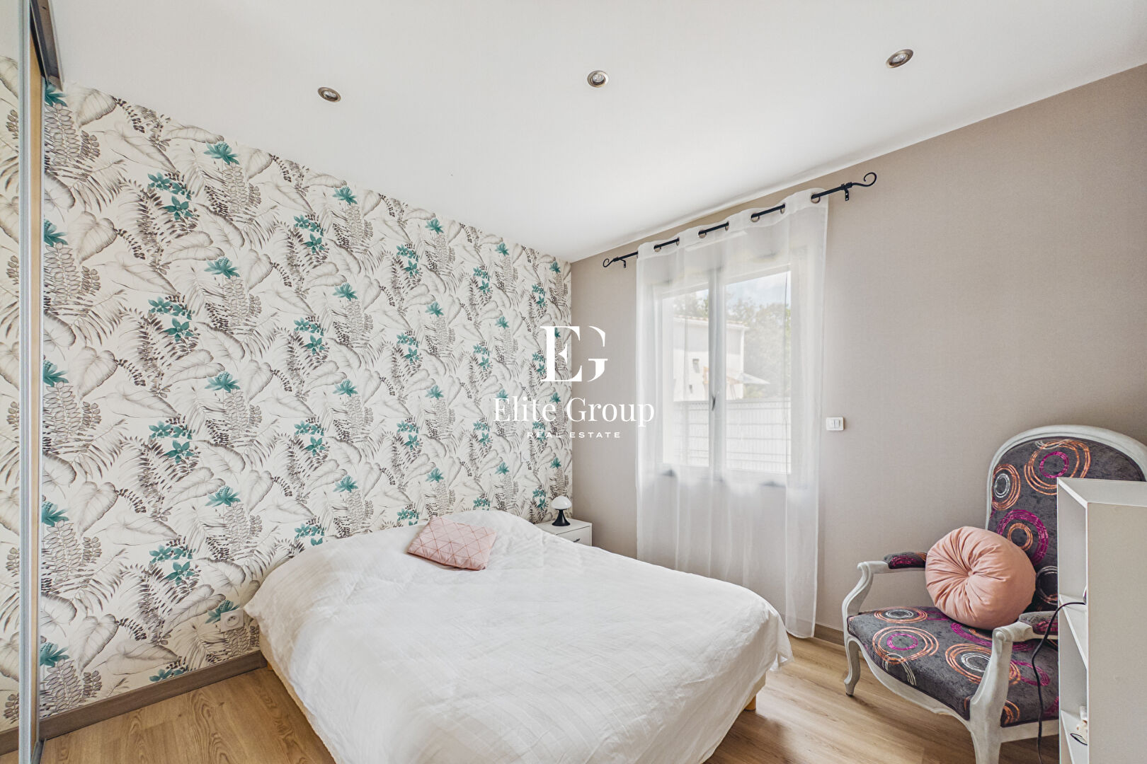 A VENDRE MAGNIFIQUE MAISON PROCHE ROYAN - 145 M2 - 6 PIÈCES