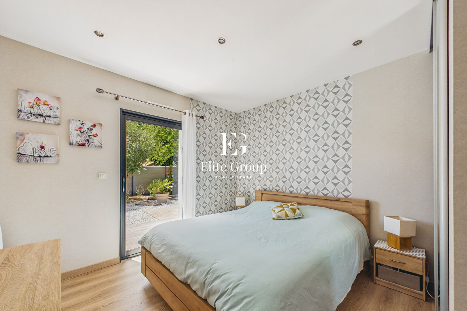 A VENDRE MAGNIFIQUE MAISON PROCHE ROYAN - 145 M2 - 6 PIÈCES